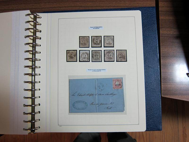 0019 (253).JPG -     Lote:    19      Marcofilia      Lotes Especiais       Descrição:         Portugal. Colecção especializada de carimbos de duplo círculo, tipo 1852, montada em 4 álbuns Lindner, com selos de diversas emissões e cartas, com estudo minucioso de cada marca. Lote a ver.         Lote       Valor Base:     &euro; 2.500,00     Valor Venda:     Retirado     